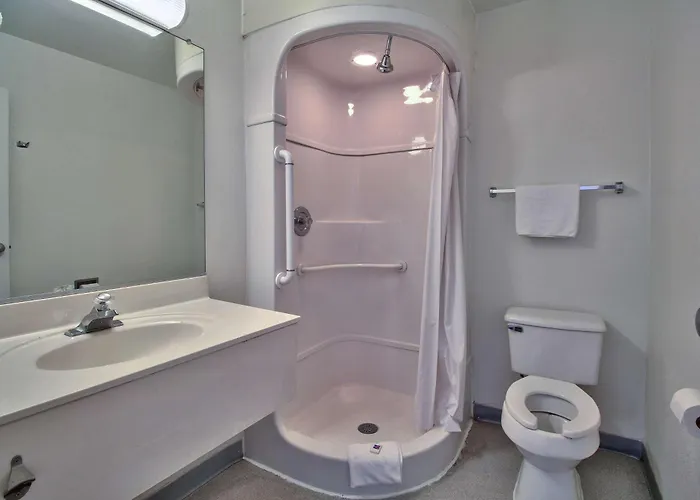 6-douglas, Az Hotel 3*