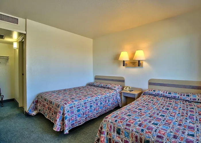 Hotel 6-douglas, Az 3*