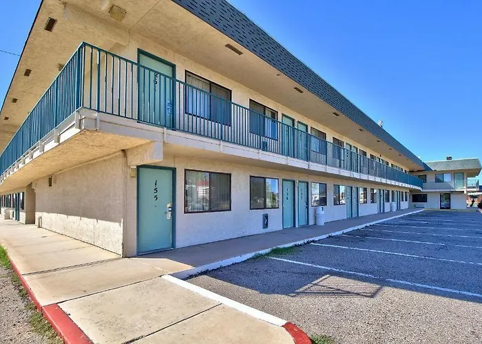 6-douglas, Az Hotel