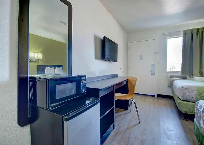 6-douglas, Az Hotel