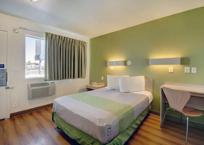 6-douglas, Az Hotel 3*
