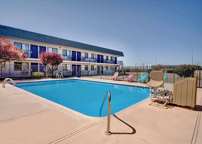 6-douglas, Az